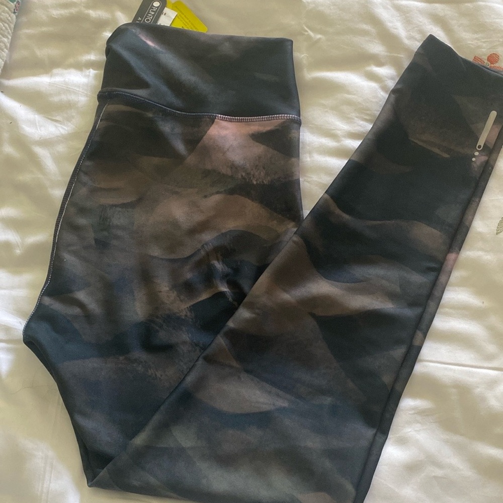 Print high waisted Colombian leggings.